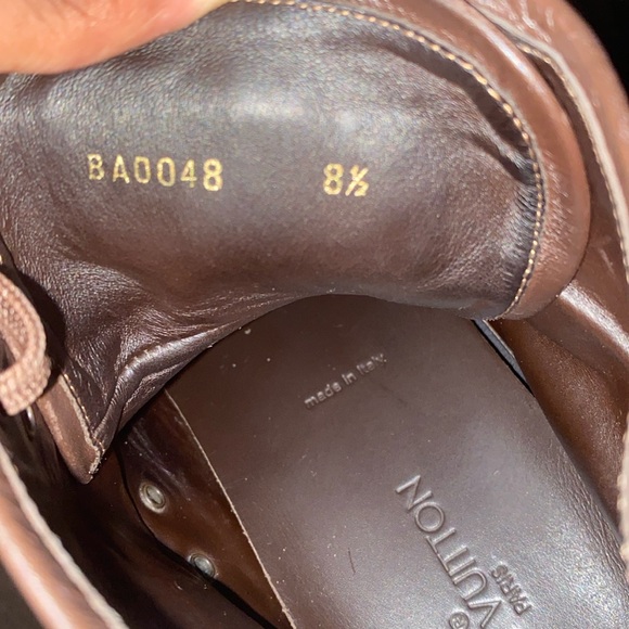 Good condition , don’t want them no more i don’t have the Louis Vuitton box tho - Picture 4 of 4